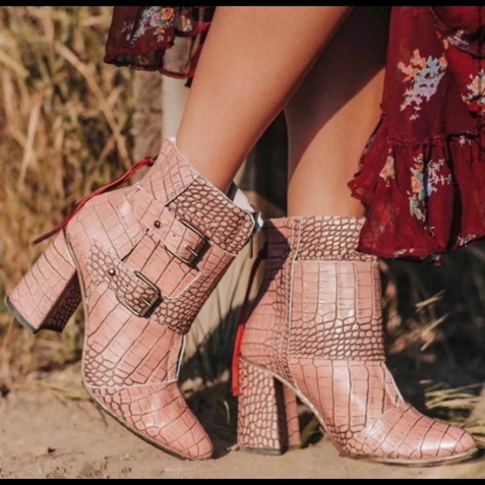 Free bird Joey shoe in blush